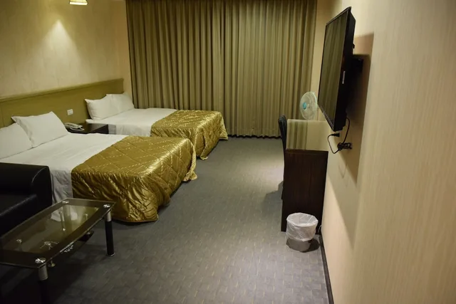 Deluxe, Quadruple, 2 Double Beds, Partial Lake View، Home Full Hotel 1/2