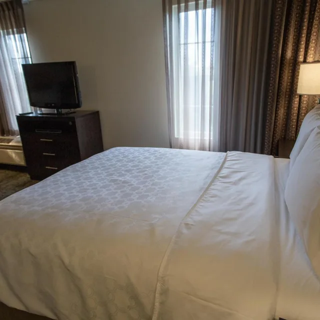 جناح بسرير كينج بغرفة نوم واحدة لذوي الإعاقة، Staybridge Suites Silicon Valley Milpitas 2/2