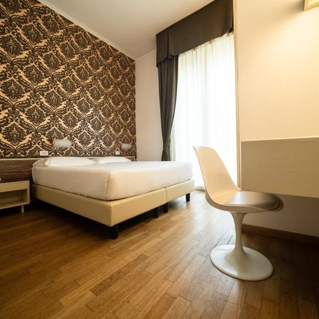 Room, Triple, Rosabianca 2/7