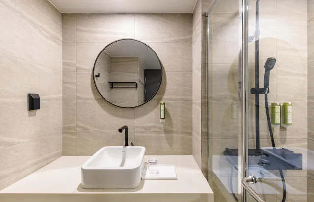 Room, Queen Bed, Ventimo Hotel and Residence Jeju 8/10