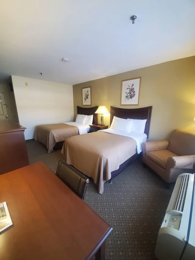 غرفة بسريرين مزدوجين، Country Inn at The Mall 4/7