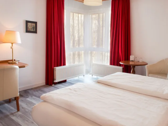 Junior Suite, Queen Bed, DORMERO HOTEL PLAUEN 1/6
