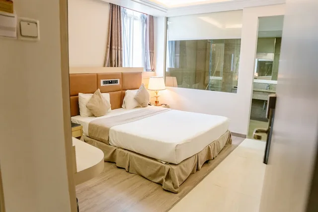 Superior, Queen Bed, No Window، Holiday One Hotel 3/6