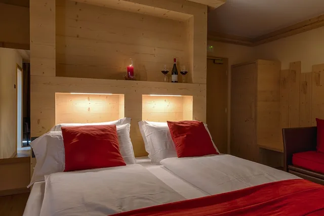 غرفة سوبيريور ثلاثية بسرير كينج وسرير فردي بإطلالة على الجبل، Francesin Hotel 3/6