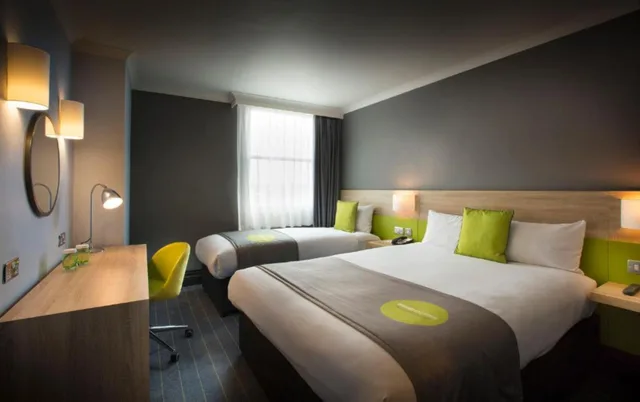 غرفة عائلية، Thistle Express London Luton 6/8