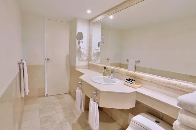 Family, Multiple Beds، Hotel Almirante Cartagena Colombia 5/5