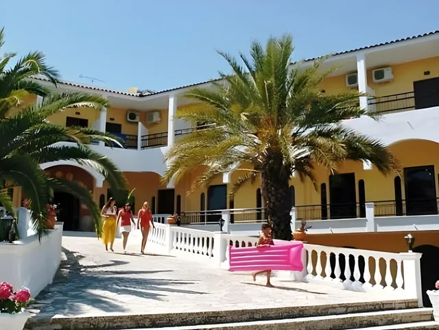 غرفة بسريرين بإطلالة على الحديقة، Paradise Hotel Corfu 1/1