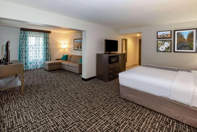 جناح بسرير كينج، La Quinta Inn and Suites by Wyndham Jonesboro 2/5