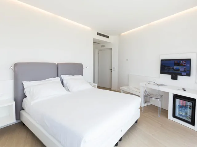 غرفة كومفورت بسرير مزدوج، Infinity Resort Tropea 2/2