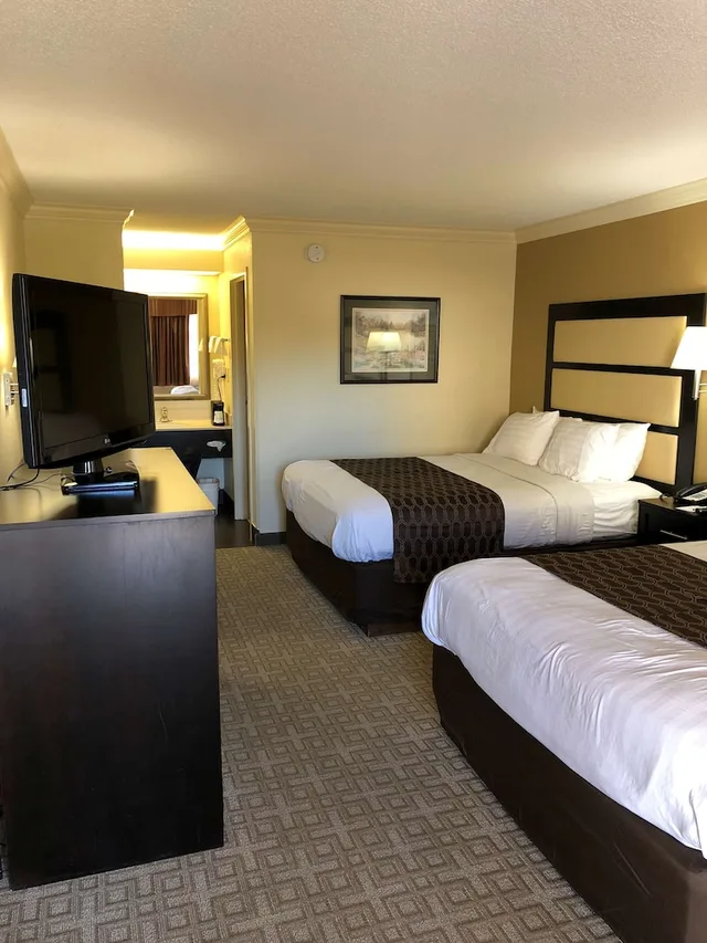غرفة قياسية بسريرين كوين، Best Western Inn & Suites Byron 1/3