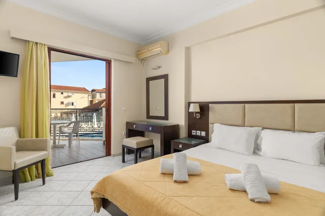 شقة بإطلالة على المسبح بغرفتي نوم، Eleana Hotel by GHH 2/3