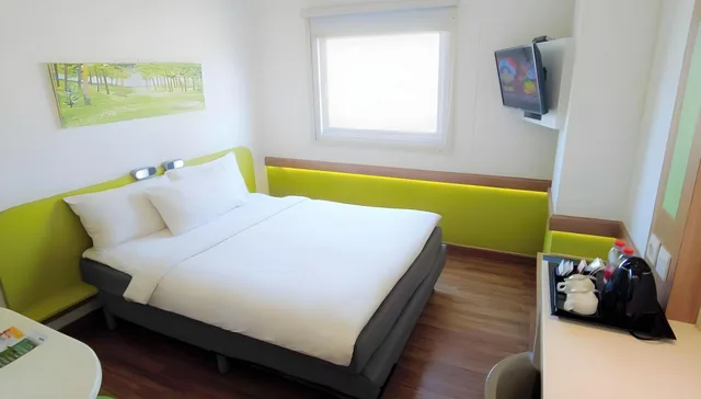 غرفة ركنية، Deka Hotel 1/1