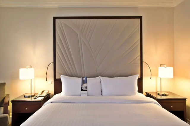 غرفة تنفيذية بسرير كينج، Marriott Lisbon 3/5
