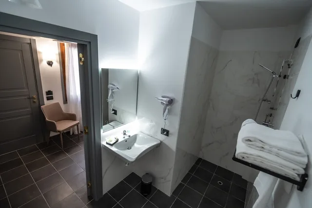 Basic, Single, Relais Manzoni 10/12
