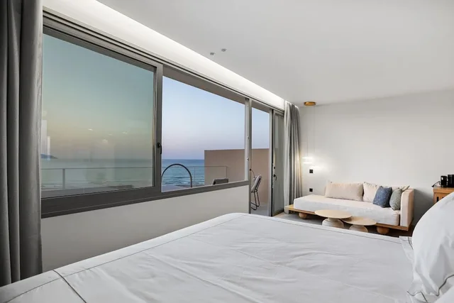 Sky, Swim Up, Junior Suite, 1 King and 1 Single Beds, Sea View، Ventale Island Breeze Resort 1/5