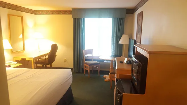 غرفة ديلوكس بسرير كينج، Baymont by Wyndham Coeur d'Alene 1/6