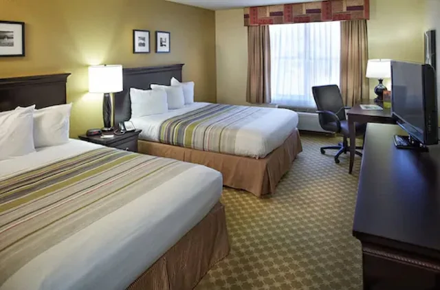 غرفة بسريرين كوين، Country Inn & Suites by Radisson, Columbia Airport, SC 1/6