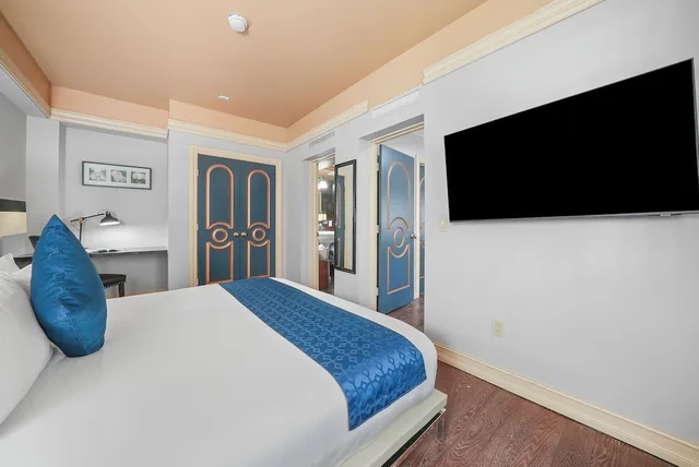 جناح ديلوكس بسرير كينج بغرفة نوم واحدة مع أريكة، Riviera Suites South Beach 1/4