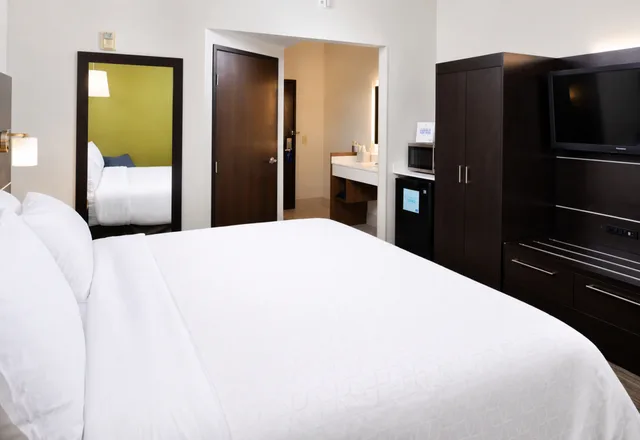 غرفة بسرير مزدوج لذوي الإعاقة، Holiday Inn Express Wixom 3/3