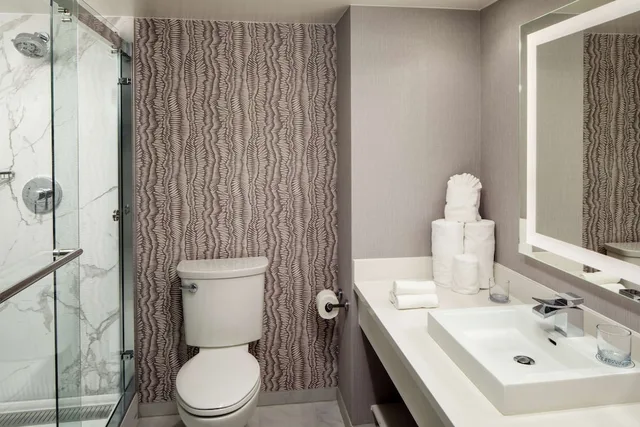2 Bedrooms, Suite, 2 King Beds, Whitney Peak Hotel Reno, Tapestry Collection by Hilton 2/2