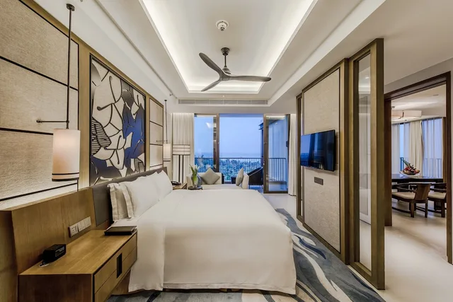 جناح ديلوكس بسرير كينج بإطلالة على البحر بغرفة نوم واحدة، Hilton Wenchang 1/10