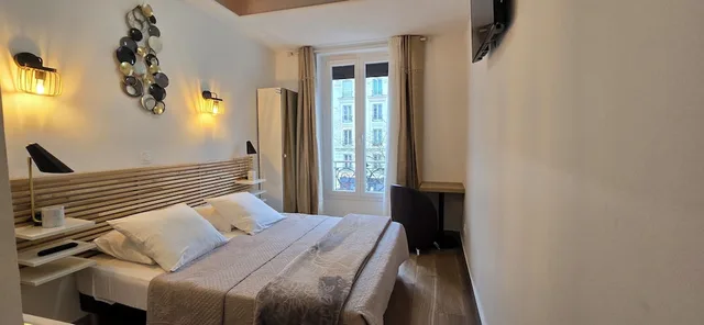 Standard, Queen Bed, No Elevator، CAMELIA PRESTIGE - PLACE DE LA NATION 2/10