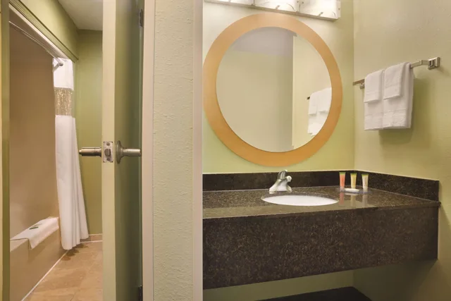 غرفة بسرير مزدوج لذوي الإعاقة، Park Inn By Radisson Albany Ga 1/1