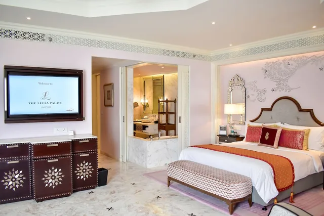Palace, Suite, King Bed، The Leela Palace Jaipur 1/7
