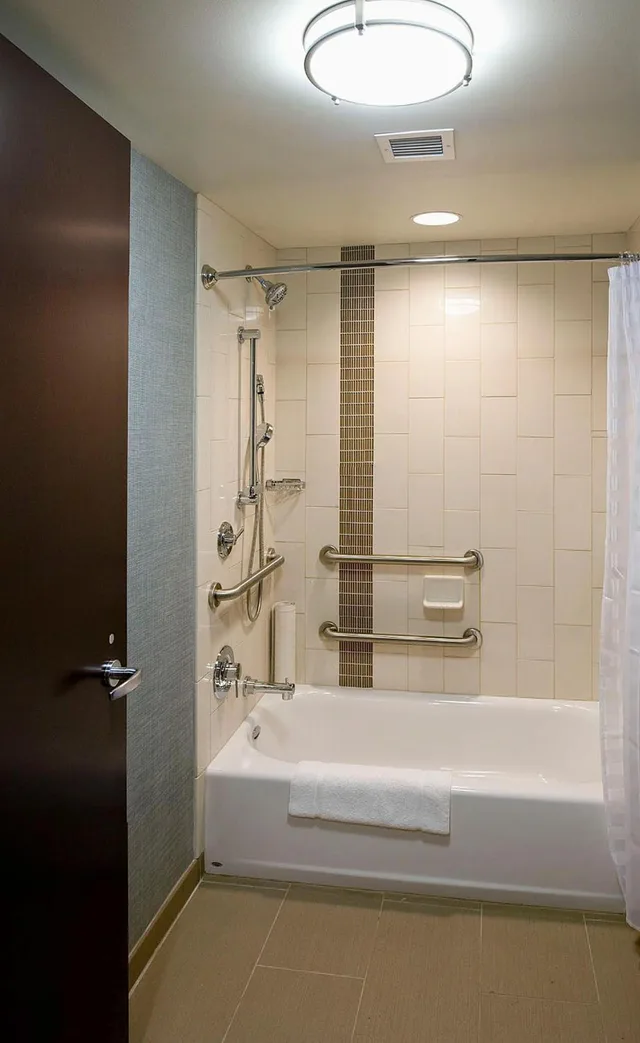 Room, King Bed, Sofa, Accessible, Hyatt Place Bloomington/Normal 4/4