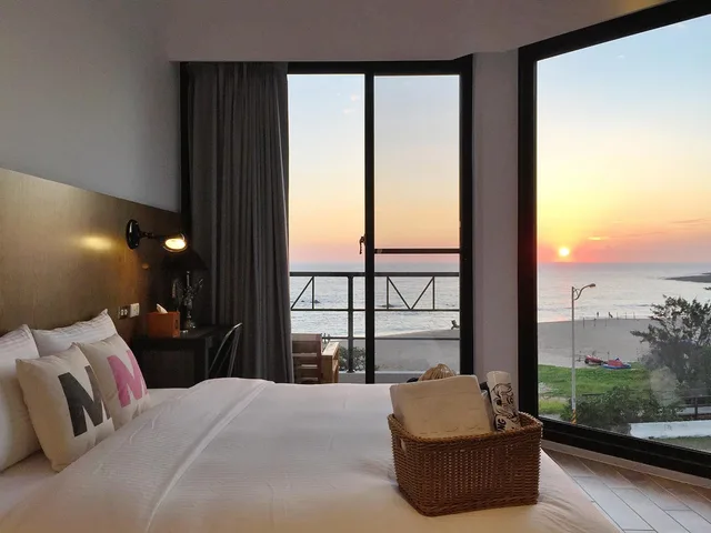 غرفة ديلوكس بسرير مزدوج بإطلالة على البحر بشرفة، Minimi Inn - Sailrock Beach House 2/8