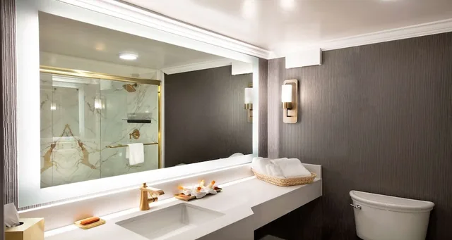 Deluxe, 2 Queen Beds, Peppermill Resort Spa Casino, WorldHotels Elite 3/4