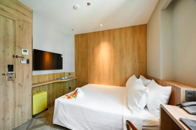 Deluxe, No Window، La Opera Saigon Hotel 3/3