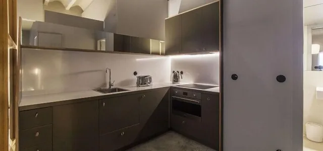 لوفت بريميوم بسرير كينج بشرفة مع أريكة، Raw Culture Bairro Alto 4/4