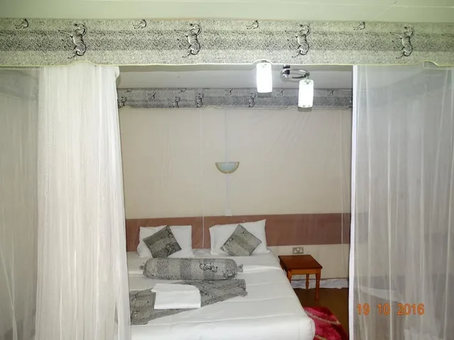 غرفة قياسية بسرير مزدوج، Tumaini Cottages And Conference Centre 2/2