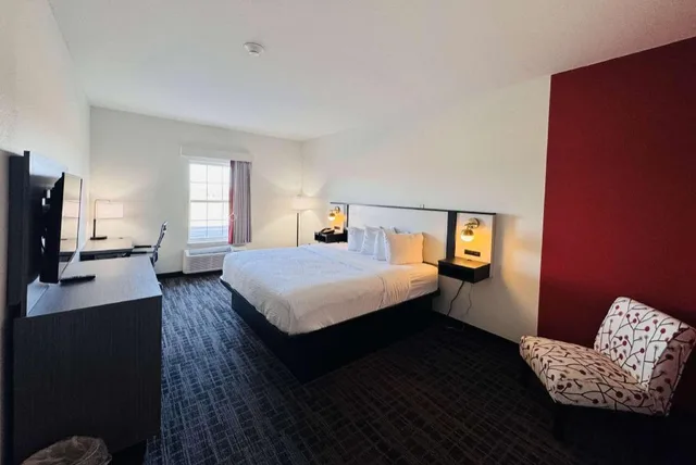 Standard, King Bed, Accessible, Ramada by Wyndham Sparta/At Speedway 2/3