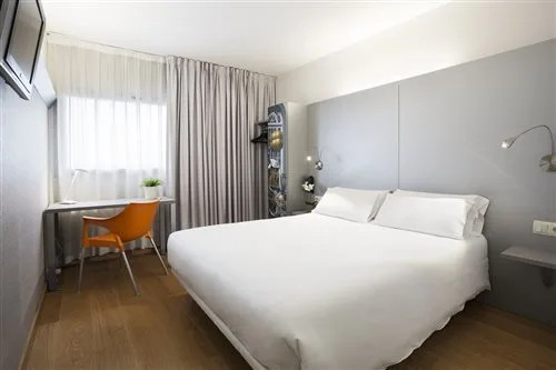 غرفة مزدوجة، B&B HOTEL Figueres 1/1