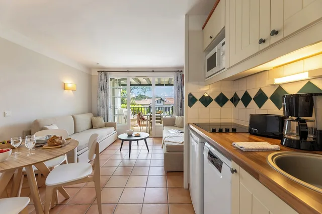شقة بسريرين منفصلين بغرفة نوم واحدة مع أريكة، Pierre Vacances Residence La Villa Maldagora 10/10