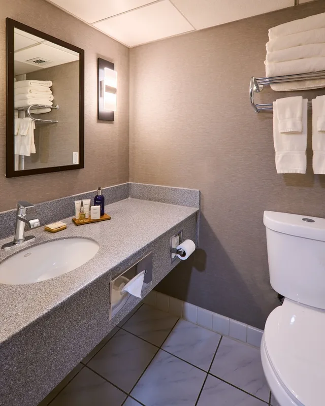 غرفة بسريرين مزدوجين، Radisson Hotel Hauppauge-Long Island 2/4