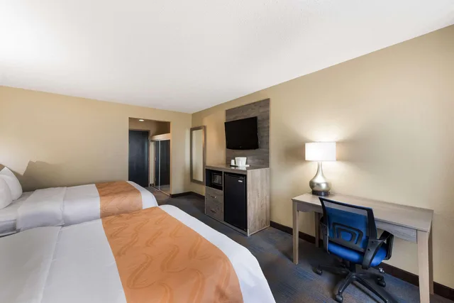 غرفة رباعية بسريرين مزدوجين، Quality Inn Upper Sandusky OH 4/6