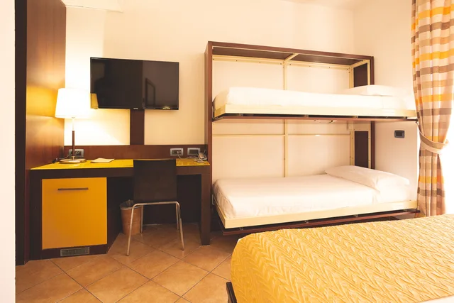 Quad Comfort with Balcony، Park Hotel Marinetta 3/4
