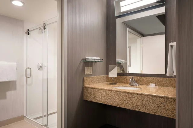 غرفة بسريرين كوين، Courtyard By Marriott Milpitas Silicon Valley 3/3