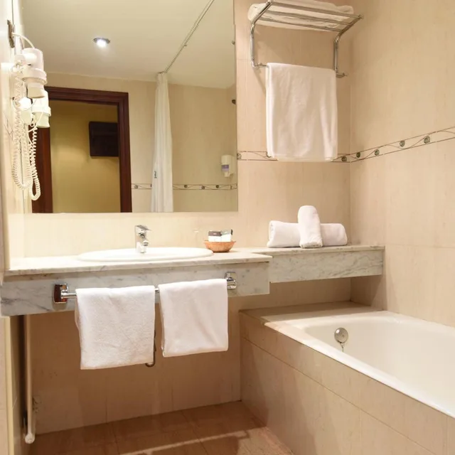 غرفة قياسية رباعية، Rvhotels Tuca 7/9