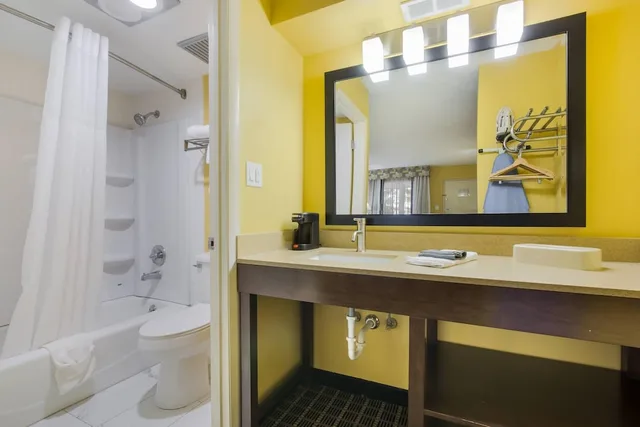 غرفة قياسية بسريرين كوين، Quality Inn London North KY 3/3