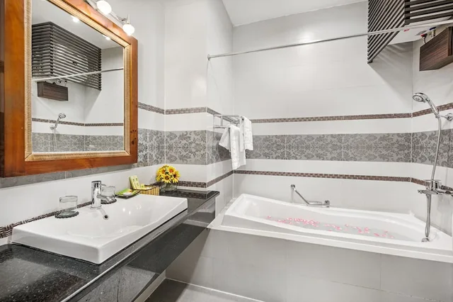 Standard, Twin Beds, No Window، Sun River 3/3
