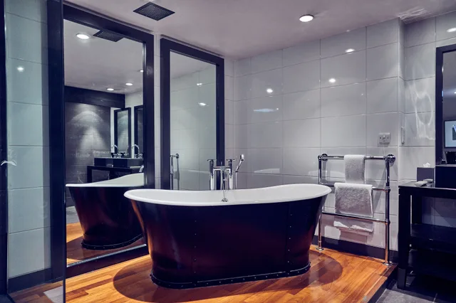 جناح سيغنتشر، Malmaison Belfast 4/4
