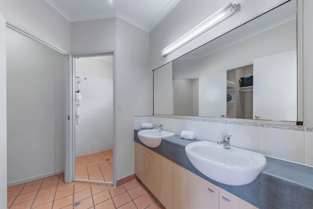 2 Bedrooms, Spa, Penthouse, 2 King Beds, Ocean View, Top Floor، at Boathaven Bay Holiday Apartments 5/5