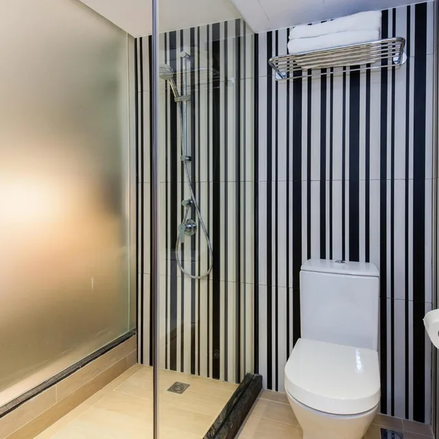 غرفة قياسية ثلاثية مفردة، Caravel Hotel 4/7