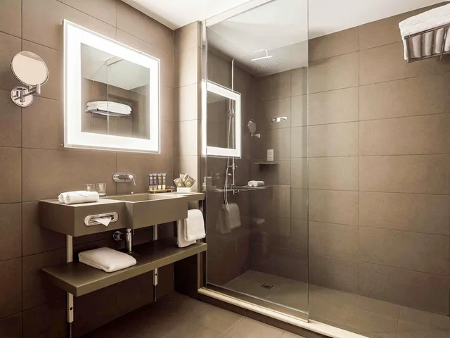 غرفة سوبيريور بسريرين منفصلين مع أريكة، نوفوتيل جدة(Novotel Jeddah Tahlia) 5/7