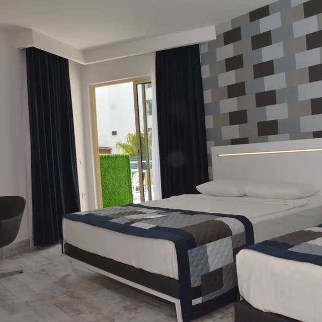 جناح جونيور بشرفة، White City Beach - Adults Only +16 5/6