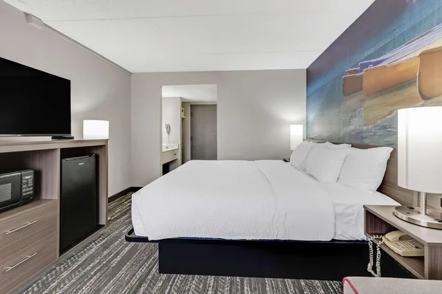 جناح بسرير كينج، Clarion Pointe Near Erie Casino 5/5